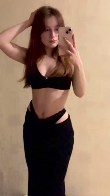 Elena (@elenaabrooks), OnlyFans creator